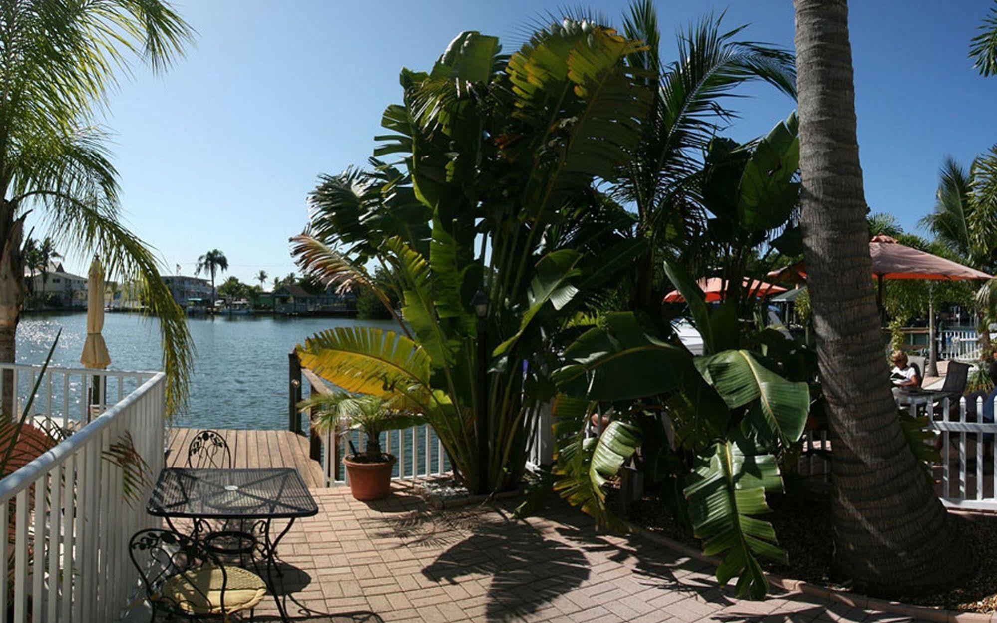 Manatee Bay Inn Форт Майерс Бич Экстерьер фото