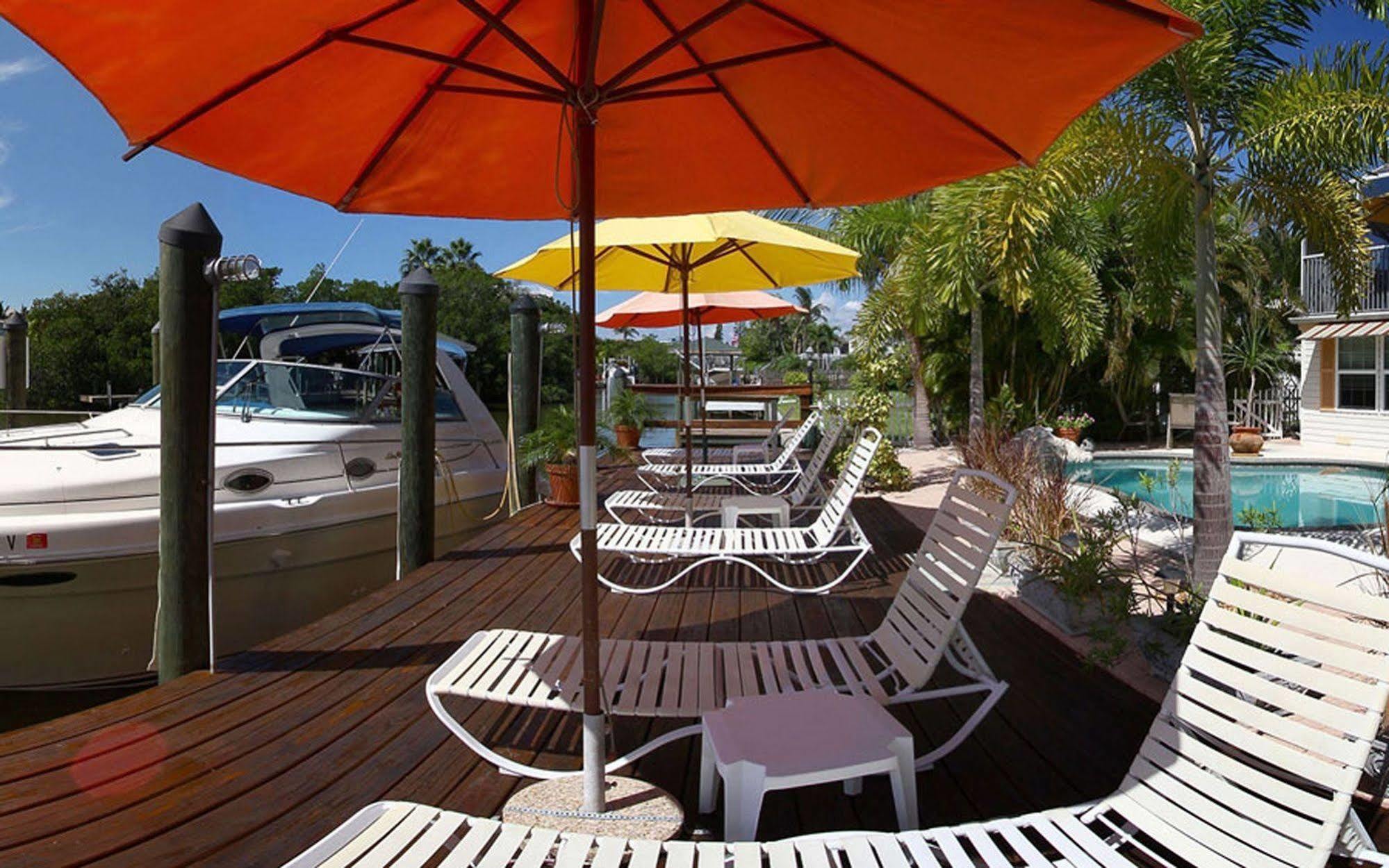 Manatee Bay Inn Форт Майерс Бич Экстерьер фото